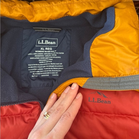 L.L.Bean Women’s down puffer jacket size XL - Picture 3 of 8
